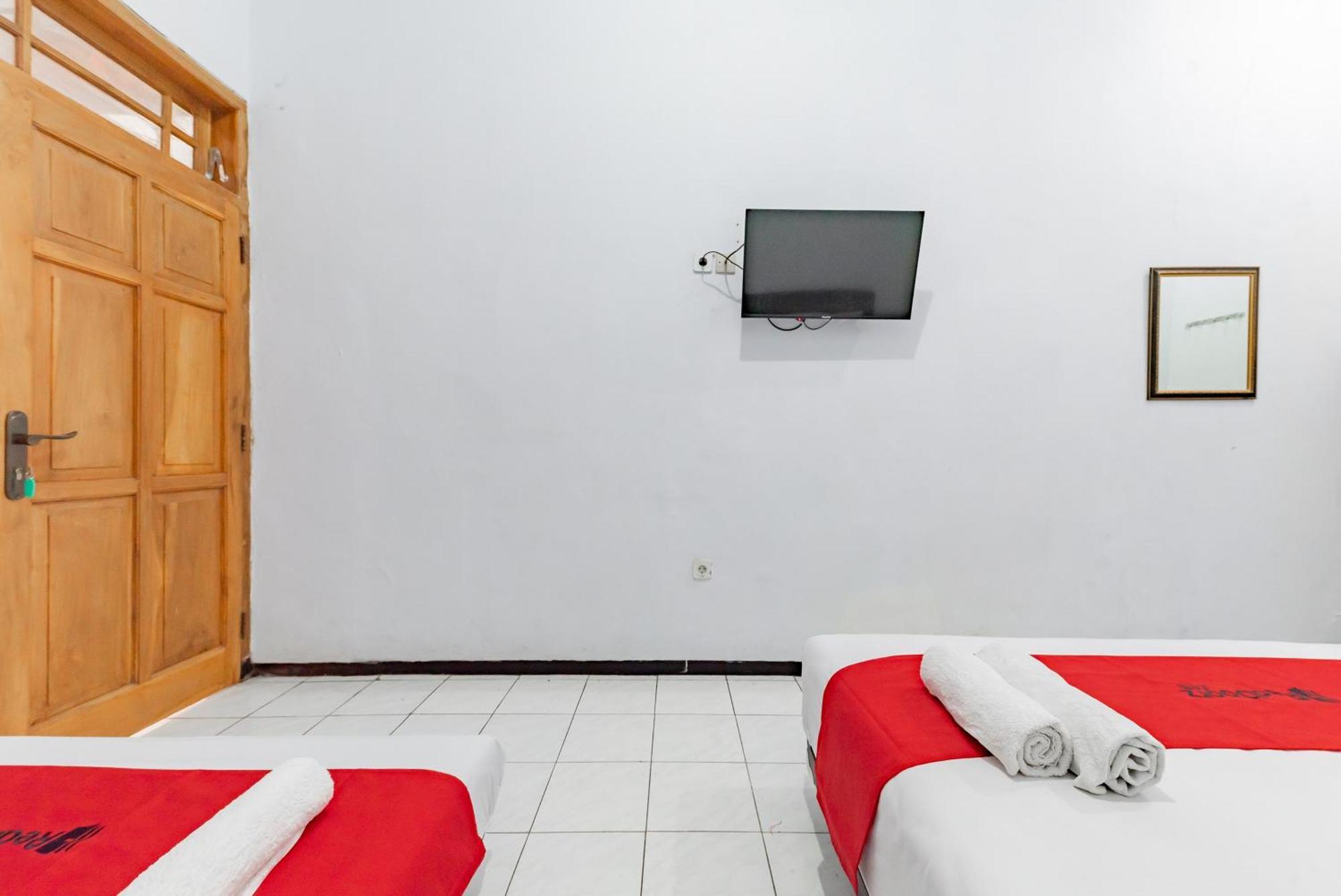 Reddoorz At Ciliwung Guest House Syariah مالانغ المظهر الخارجي الصورة