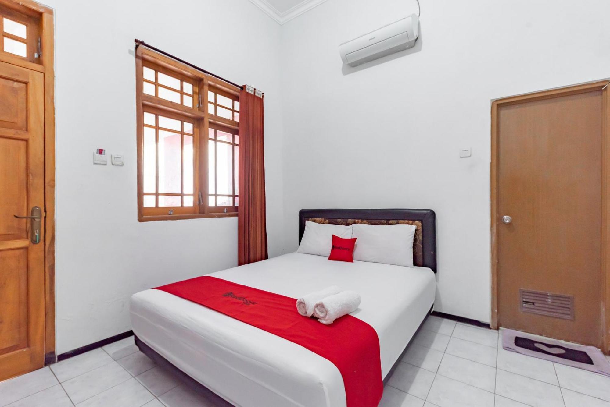Reddoorz At Ciliwung Guest House Syariah مالانغ المظهر الخارجي الصورة