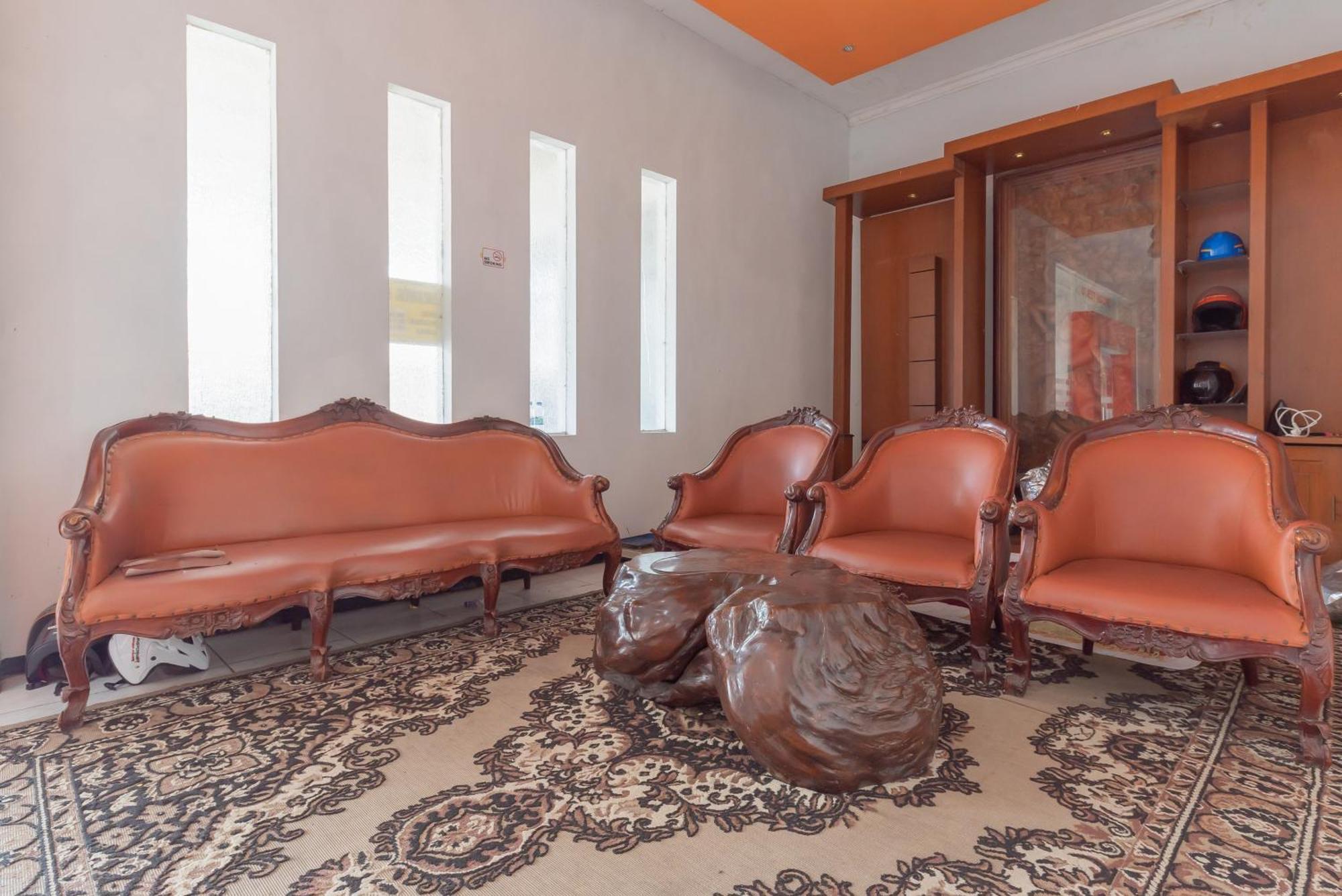 Reddoorz At Ciliwung Guest House Syariah مالانغ المظهر الخارجي الصورة