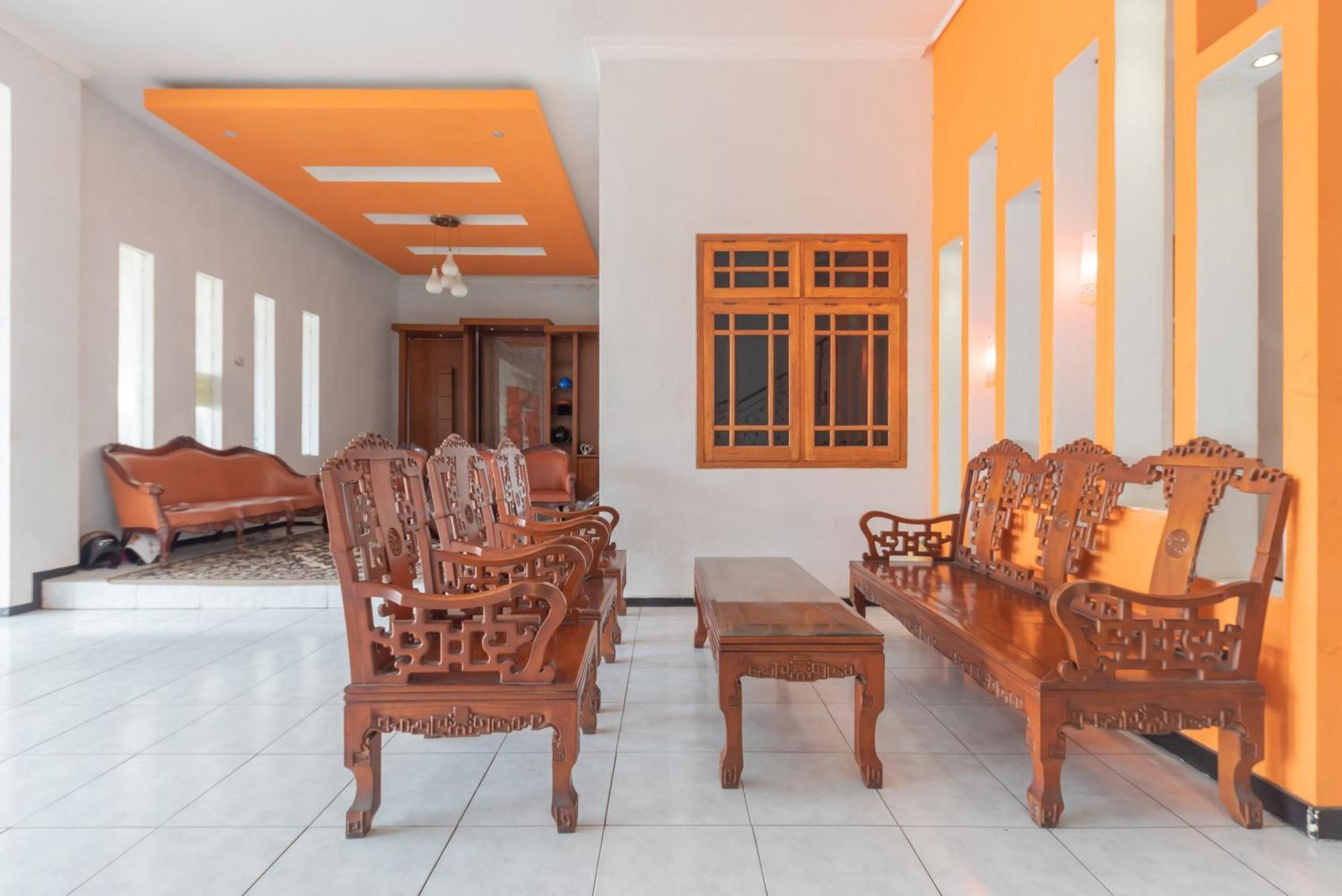 Reddoorz At Ciliwung Guest House Syariah مالانغ المظهر الخارجي الصورة